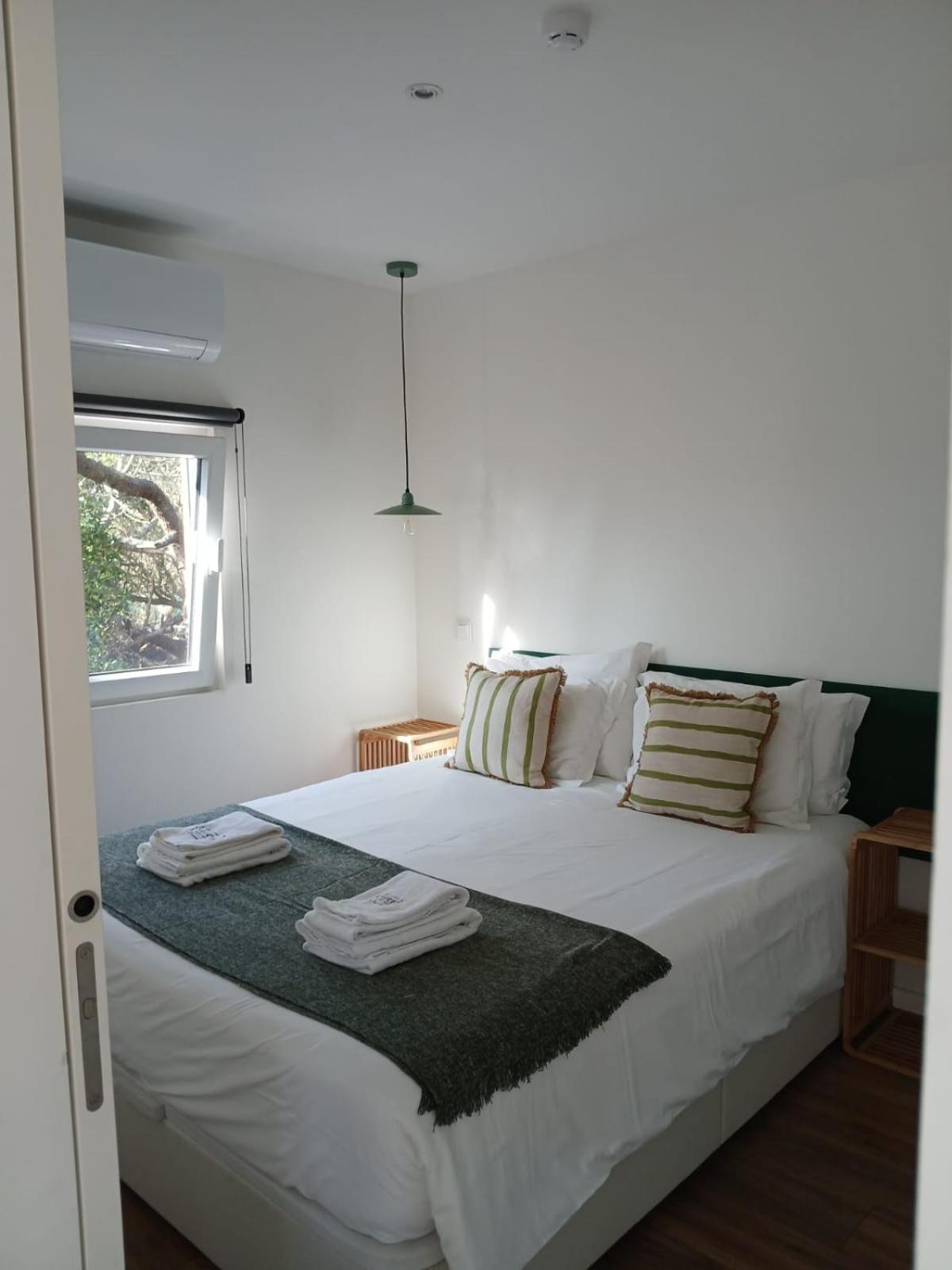 Azen Cool House Bed & Breakfast Azenhas do Mar Exterior photo